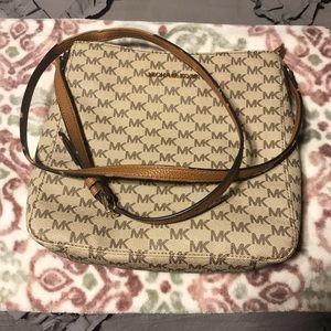 Michael kors crossbody